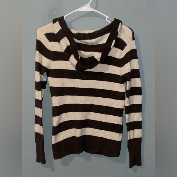 Sweater - Picture 4 of 4